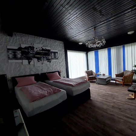 Am Hallenbad Hotel Garni Ratingen Zewnętrze zdjęcie