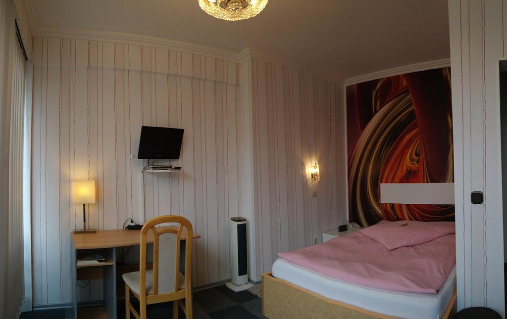 Am Hallenbad Hotel Garni Ratingen Zewnętrze zdjęcie