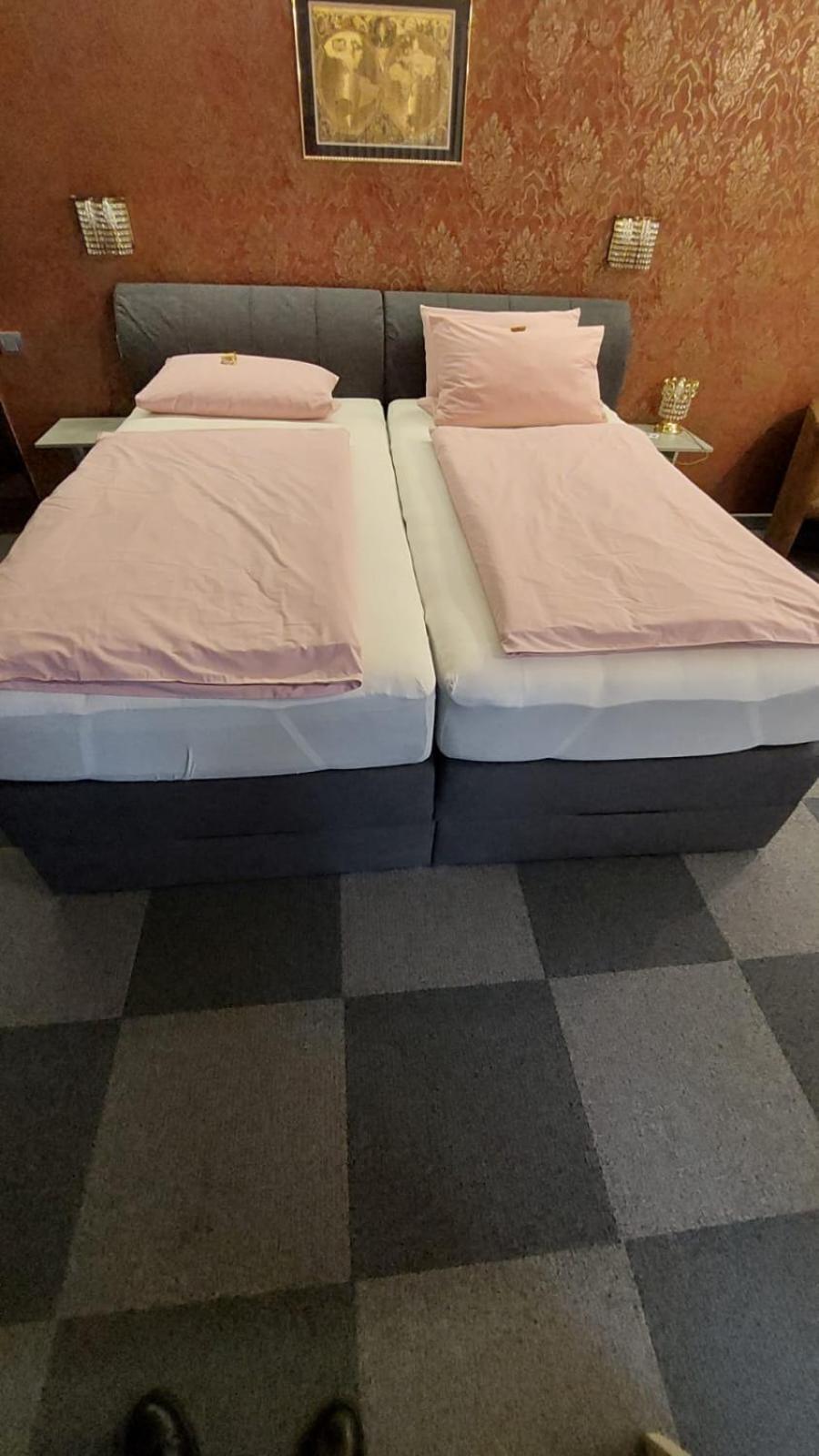 Am Hallenbad Hotel Garni Ratingen Zewnętrze zdjęcie