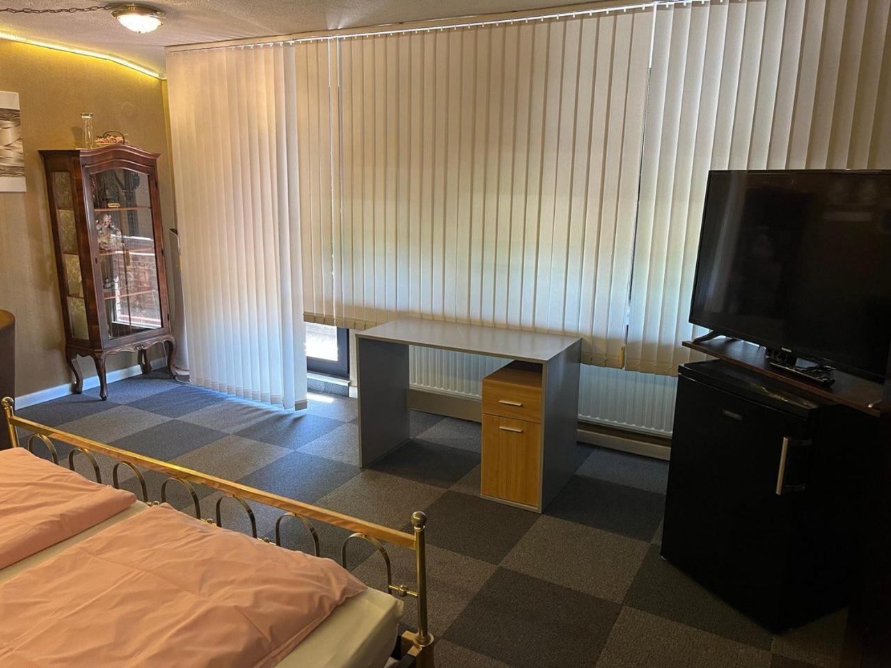 Am Hallenbad Hotel Garni Ratingen Zewnętrze zdjęcie