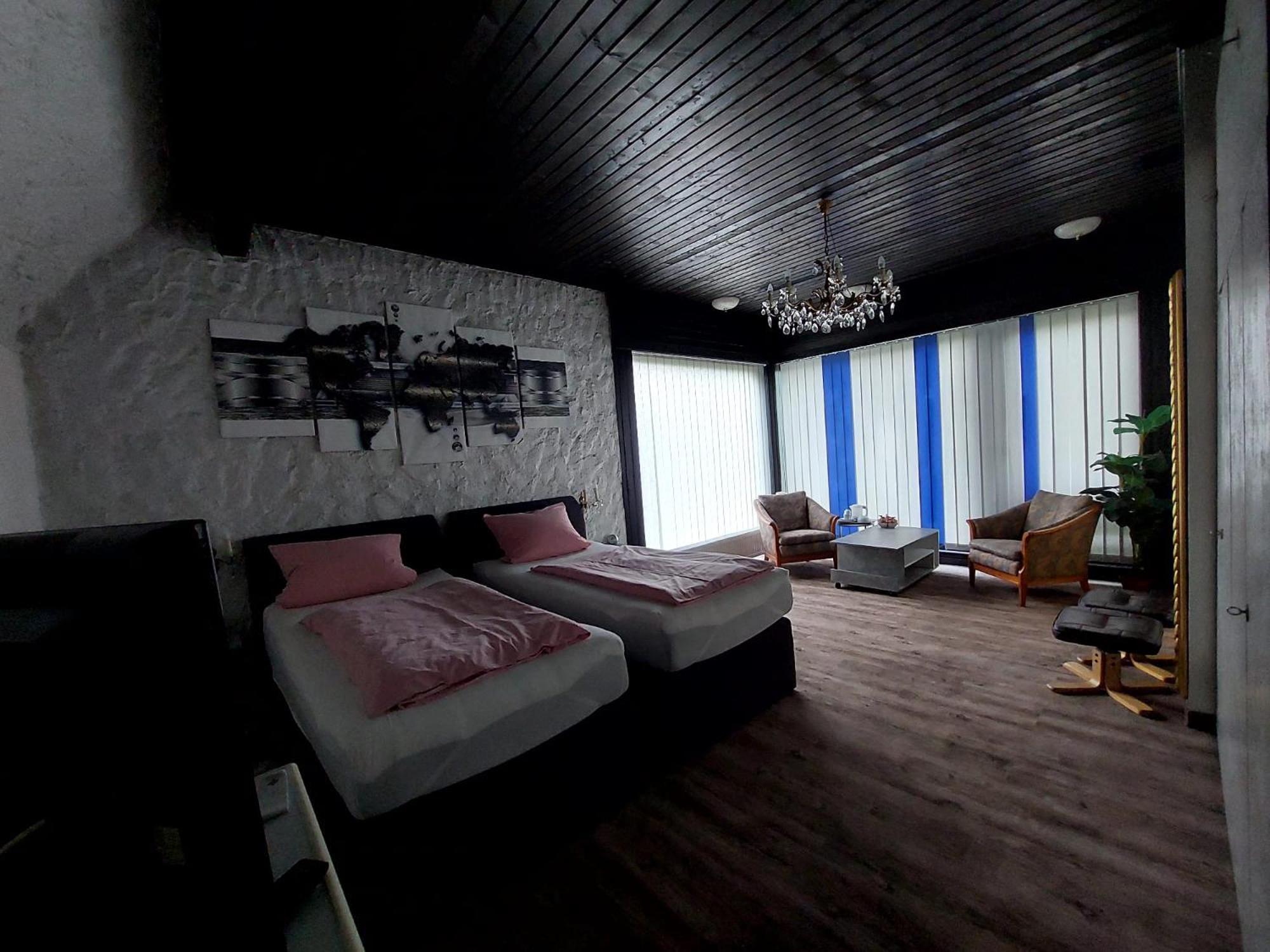 Am Hallenbad Hotel Garni Ratingen Zewnętrze zdjęcie