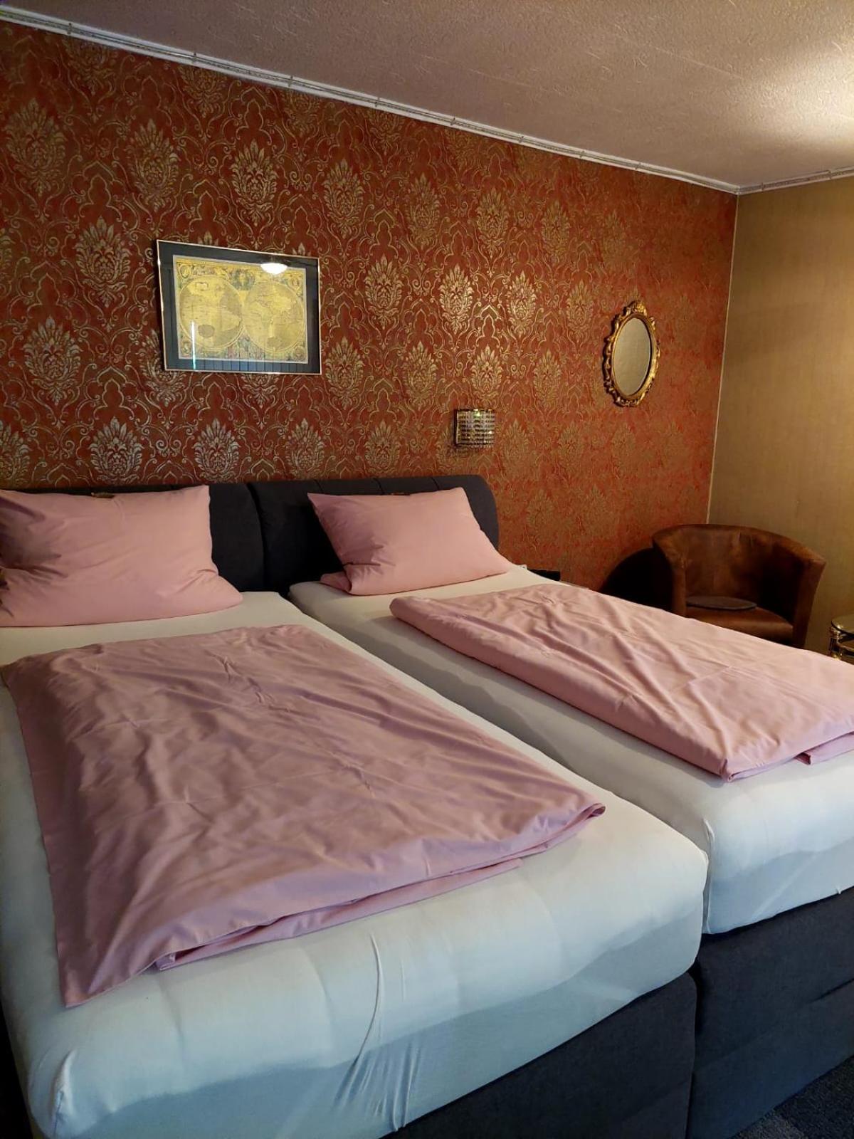 Am Hallenbad Hotel Garni Ratingen Zewnętrze zdjęcie