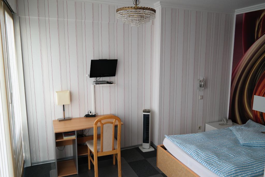 Am Hallenbad Hotel Garni Ratingen Zewnętrze zdjęcie